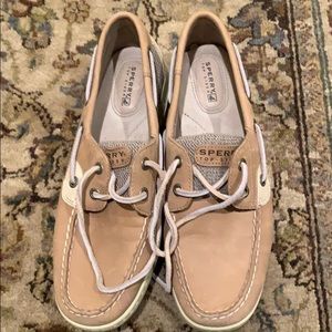 Sperrys!